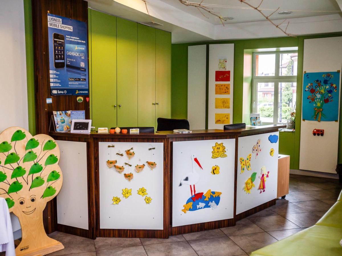 ウストロン Elemels Planet Bed & Breakfast エクステリア 写真