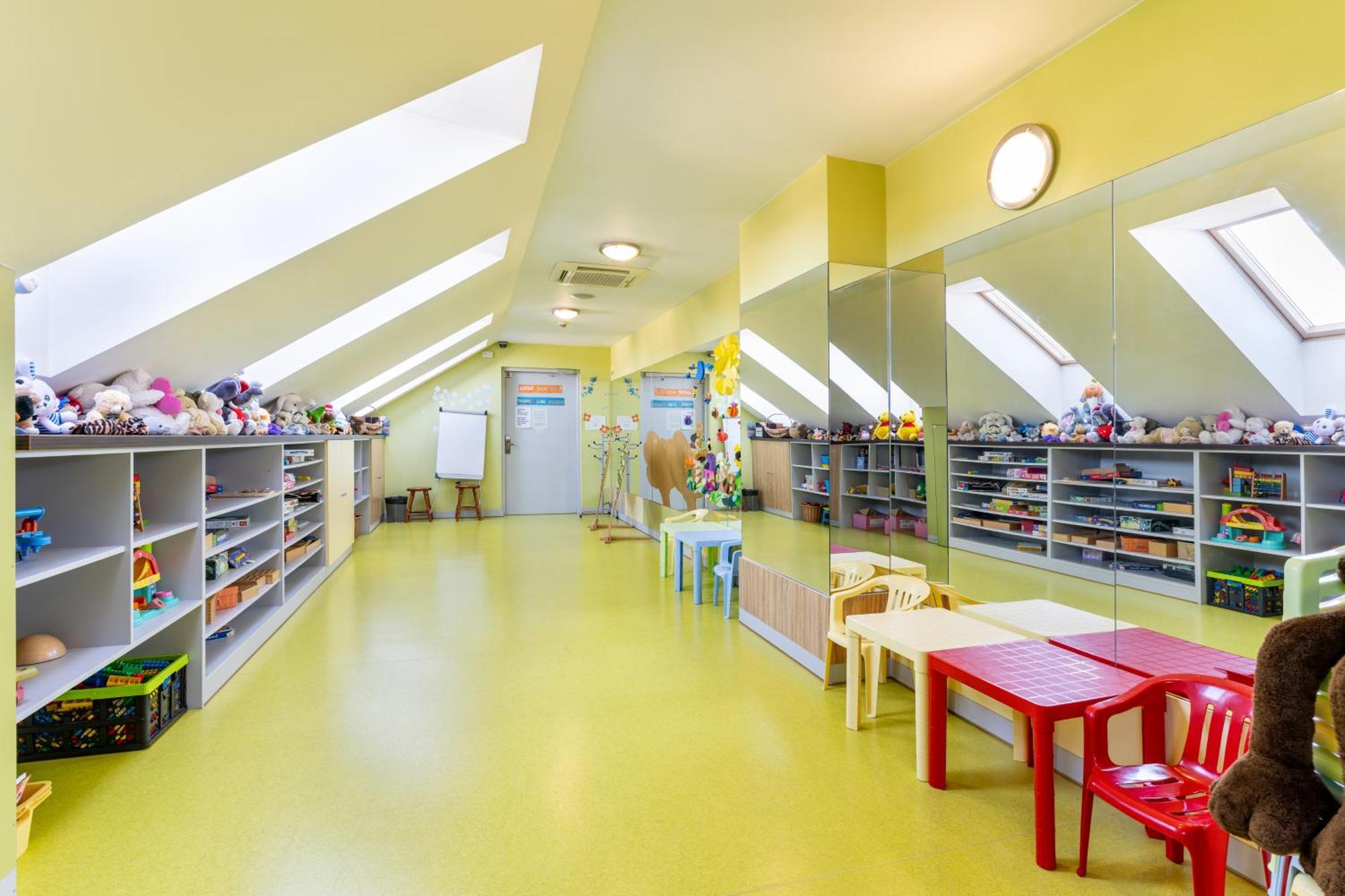 ウストロン Elemels Planet Bed & Breakfast エクステリア 写真