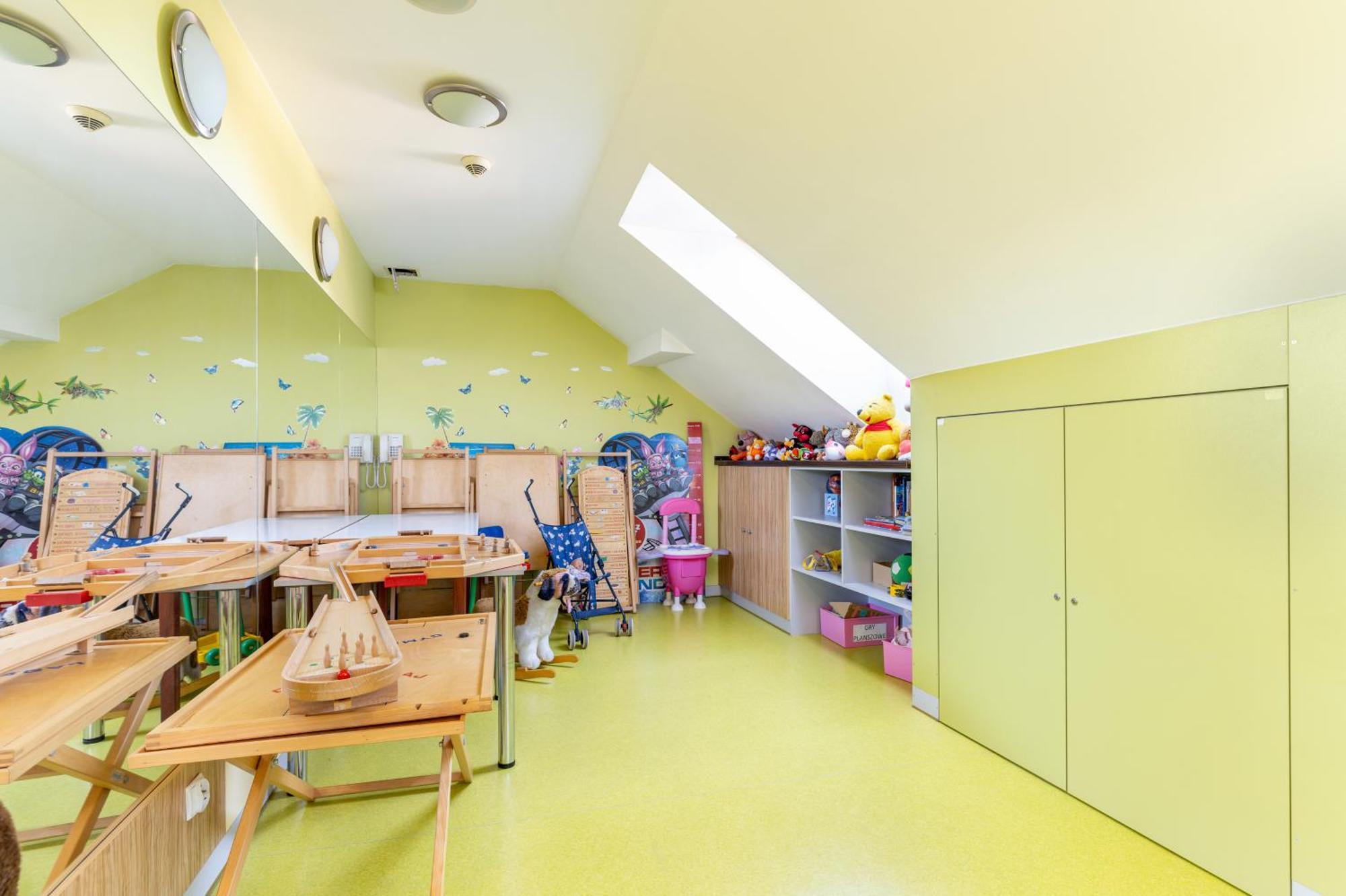 ウストロン Elemels Planet Bed & Breakfast エクステリア 写真