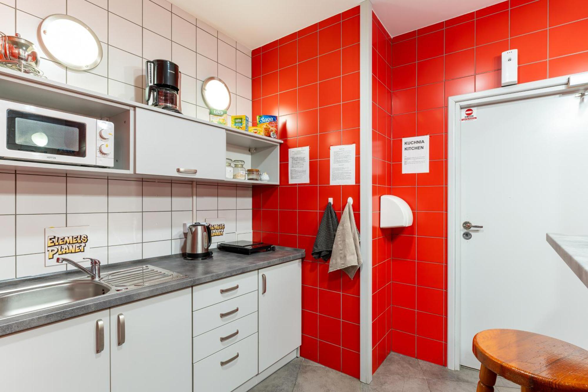 ウストロン Elemels Planet Bed & Breakfast エクステリア 写真