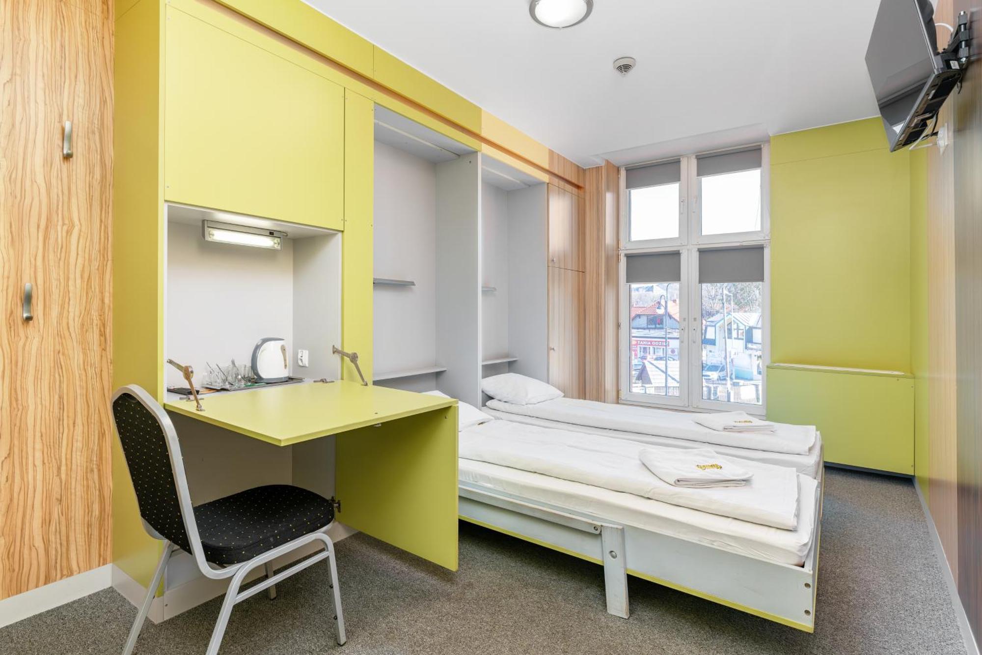 ウストロン Elemels Planet Bed & Breakfast エクステリア 写真