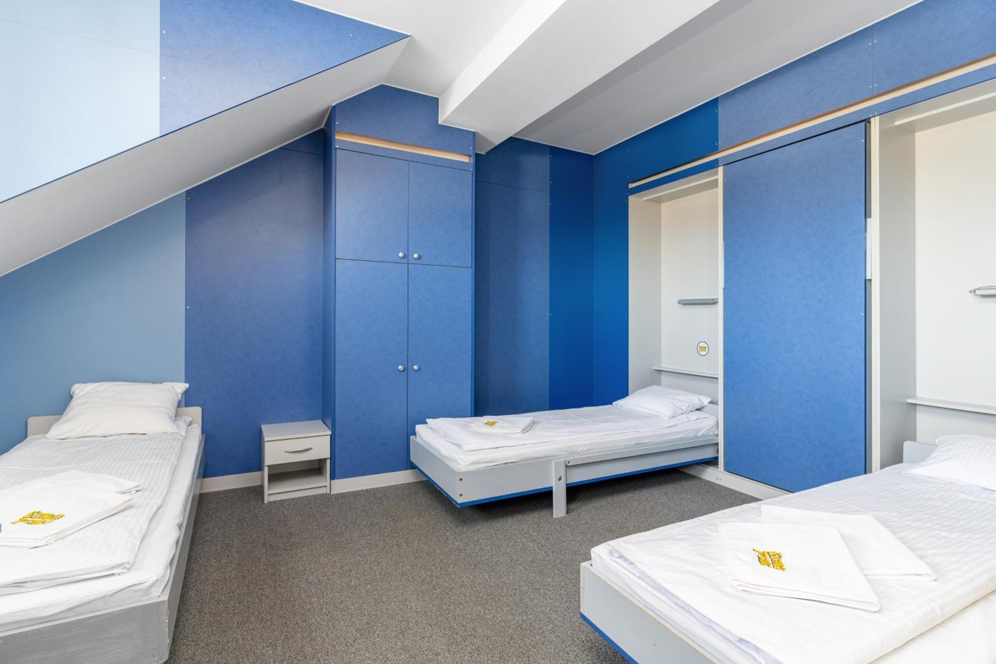 ウストロン Elemels Planet Bed & Breakfast エクステリア 写真